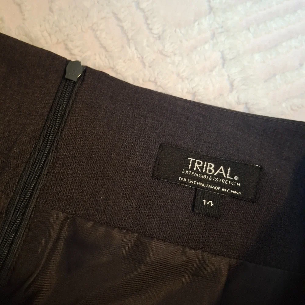 Tribal Womens 14 Pencil Skirt Charcoal Grey Back Pleat Button Detail Stretch‎